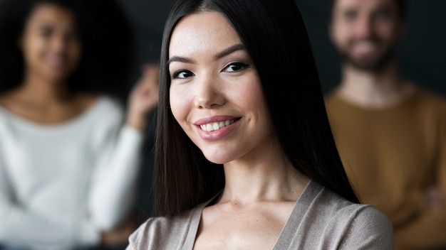 Free photo portrait of adult woman smiling