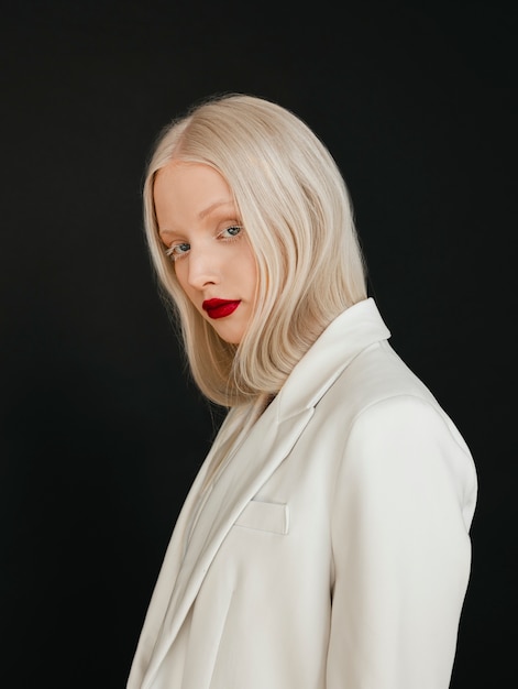 Free Photo portrait of beautiful albino woman