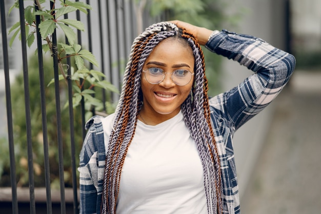 Portrait beautiful smiling woman in city