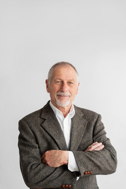 Free photo portrait business man wearing formal suit