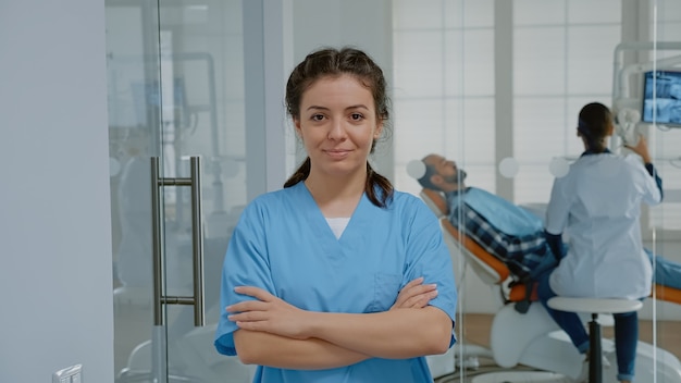 Free Photo portrait of caucasian woman looking at camera