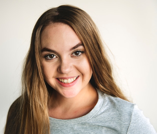 Free photo portrait of caucasian woman smiling