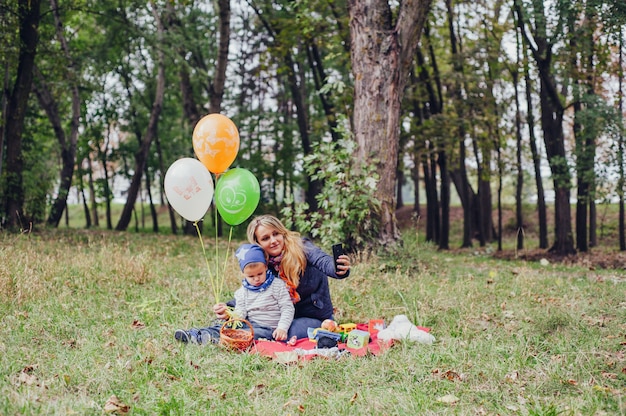 Free photo portrait childhood trees green outdoor