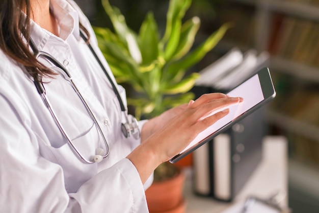 Free photo portrait of a doctor