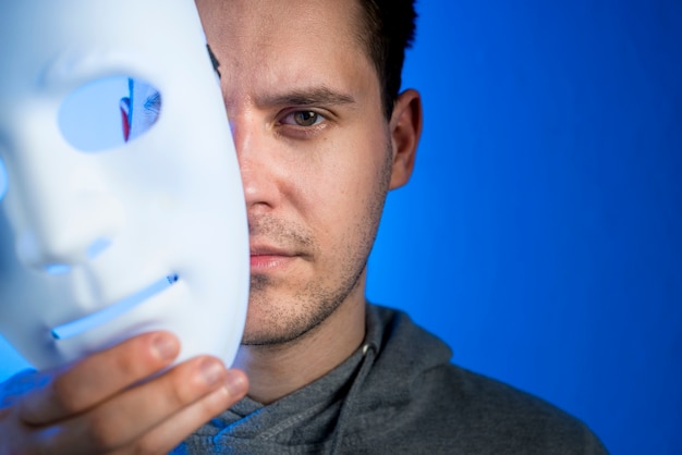 Free photo portrait of hacker with mask