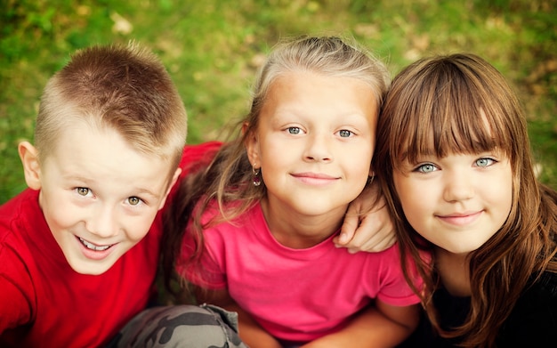 Free photo portrait of happy children