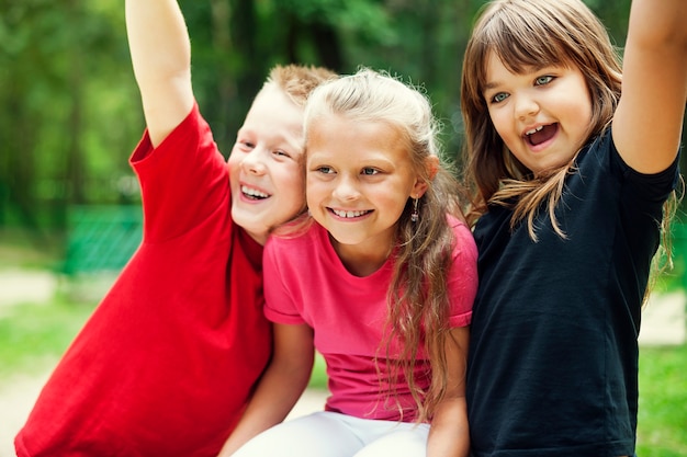 Free photo portrait of happy kids