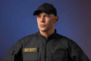 Free photo portrait of male security guard with uniform