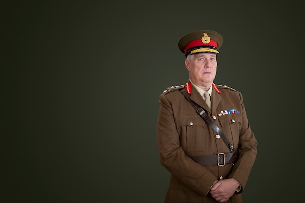 Free photo portrait of man ready for duty