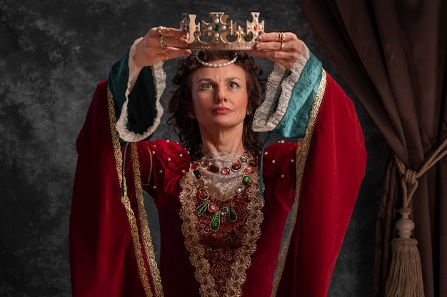 Free photo portrait of queen with royal crown