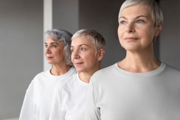 Free Photo portrait of senior women at the gym