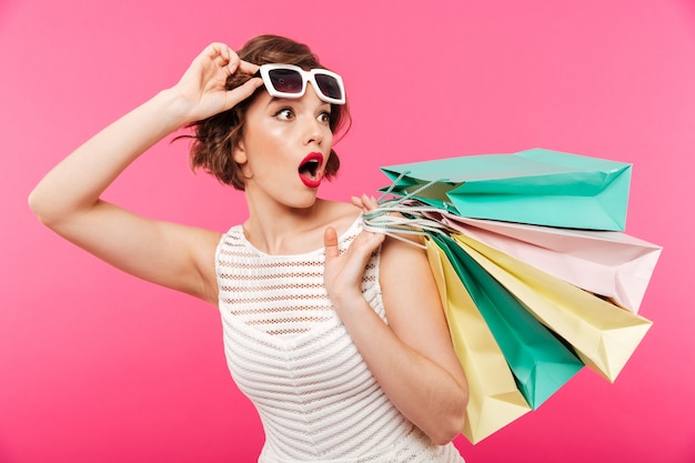 Free Photo portrait of a shocked girl dressed in dress