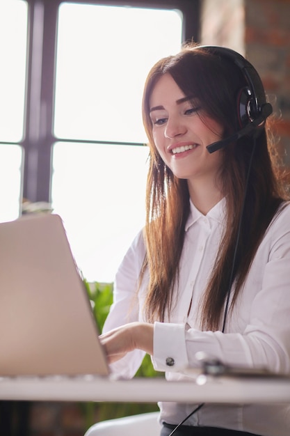 Free Photo portrait of woman customer service worker