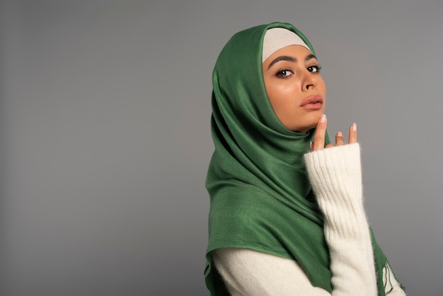 Free photo portrait of woman wearing hijab isolated