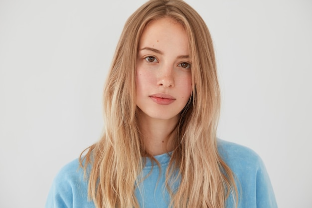 Free Photo portrait of young blonde woman