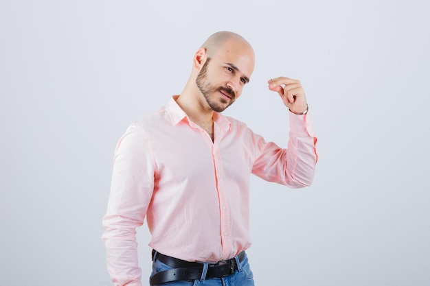 Free photo portrait of a young confident man