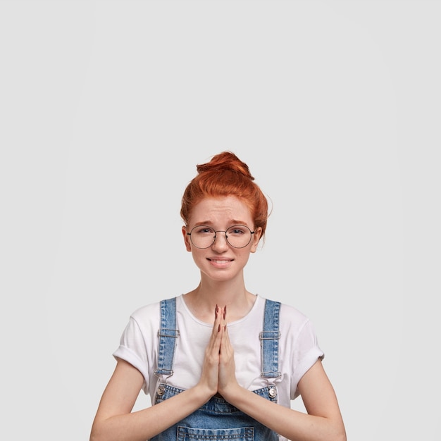 Free Photo portrait of young red-haired woman