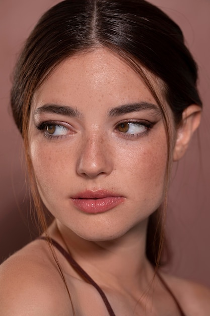 Free photo portrait of young woman with natural make up