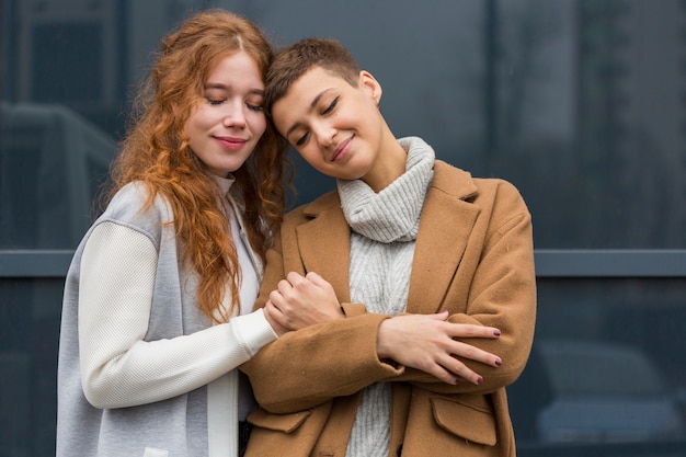 Free photo portrait of young women together