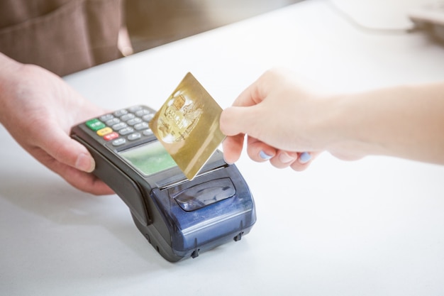 Free Photo pos credit card settlement instead of cash settlement shopping