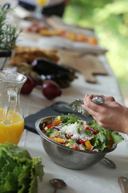 Preparing food for picnic