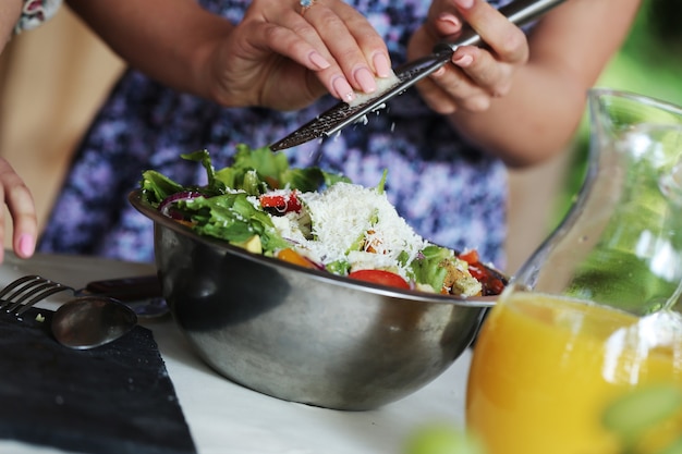 Preparing food for picnic