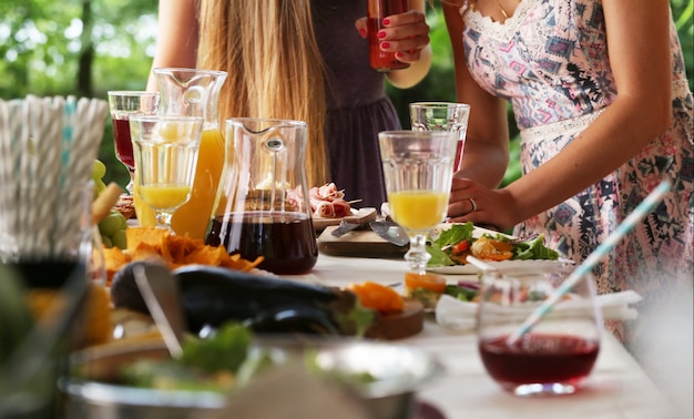 Preparing food for picnic