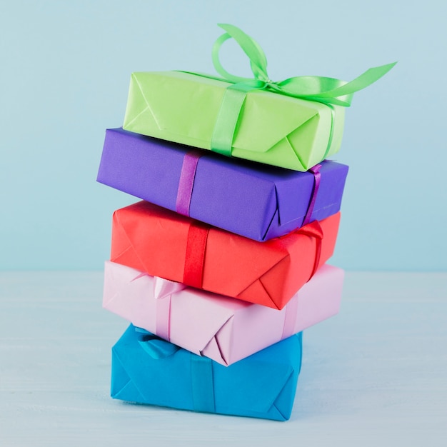 Free Photo present boxes in different colors