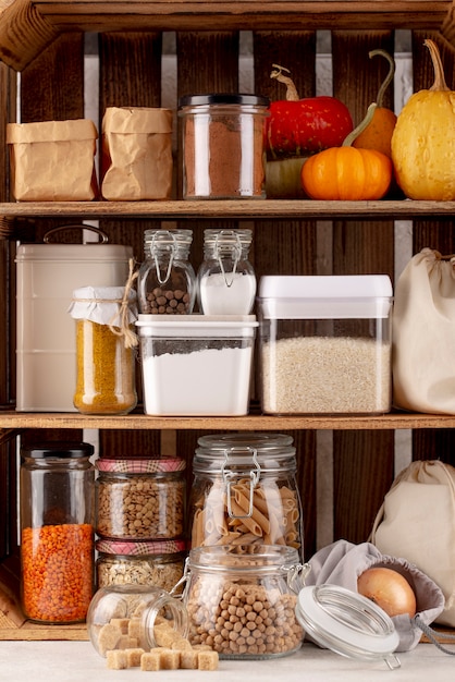 Preserved food arrangement on shelves