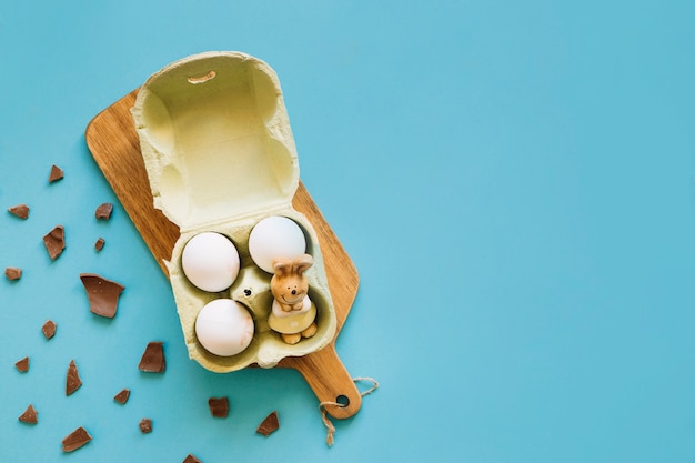 Rabbit statuette in egg carton