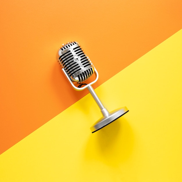 Free photo radio concept with microphone