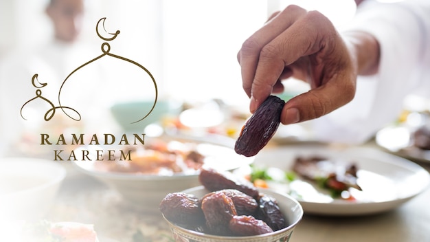 Free Photo ramadan kareem blog banner with greeting