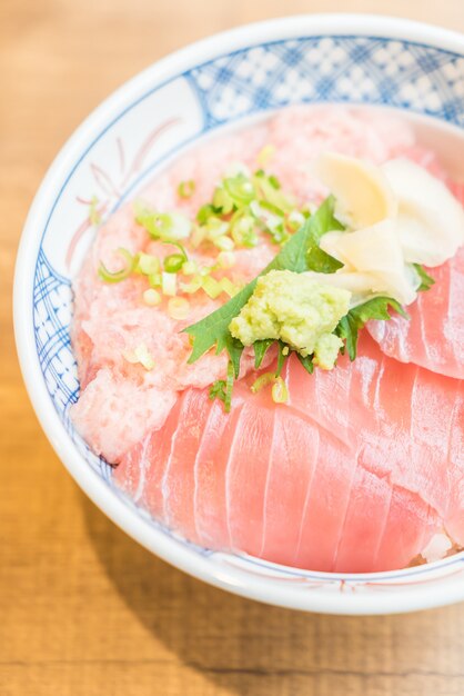 Raw fish tuna meat in rice bowl