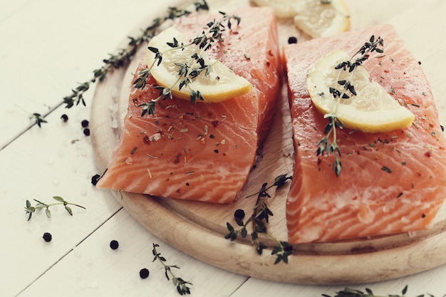 Free Photo raw salmon