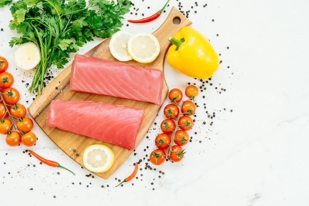 Free photo raw tuna fish fillet meat