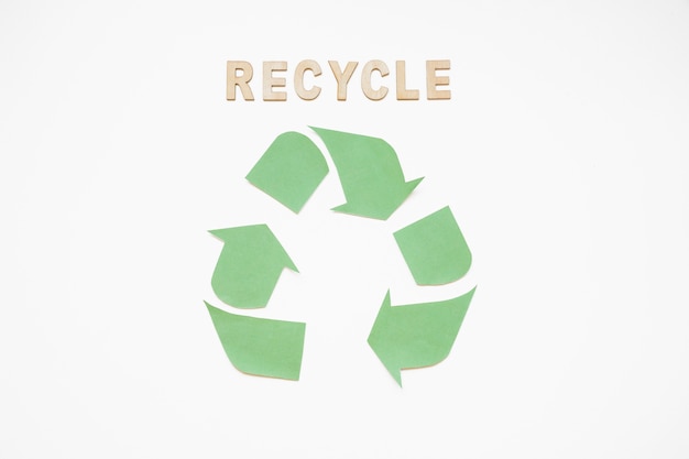 Free Photo recycle characters with green logo