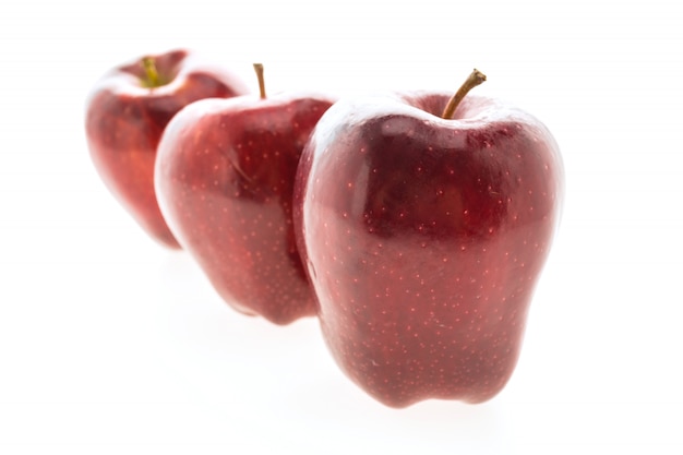 Free photo red apple isolated on white background