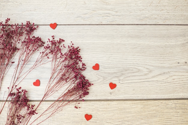 Free photo red dry branches and hearts