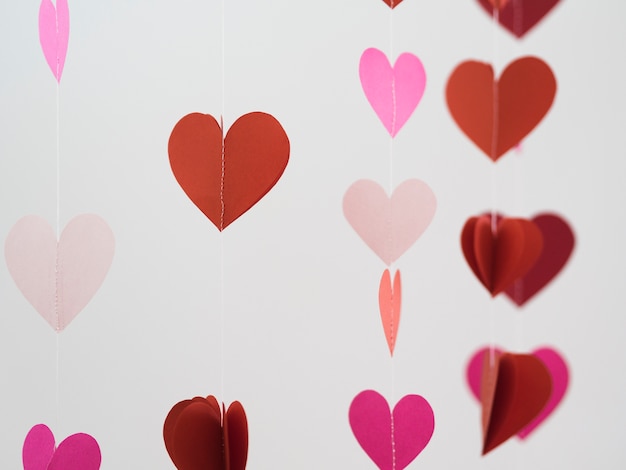 Free photo red and pink ornament made of hearts