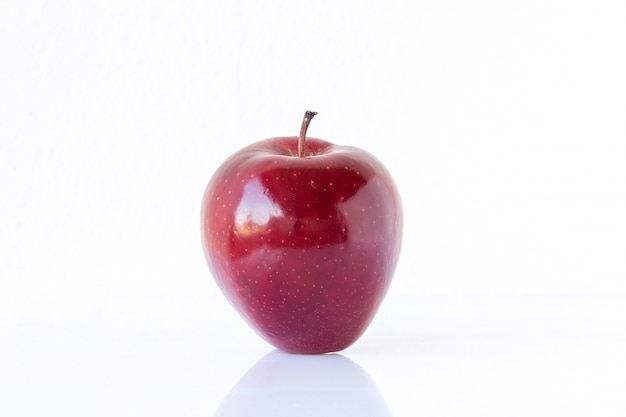 Free photo red ripe apple