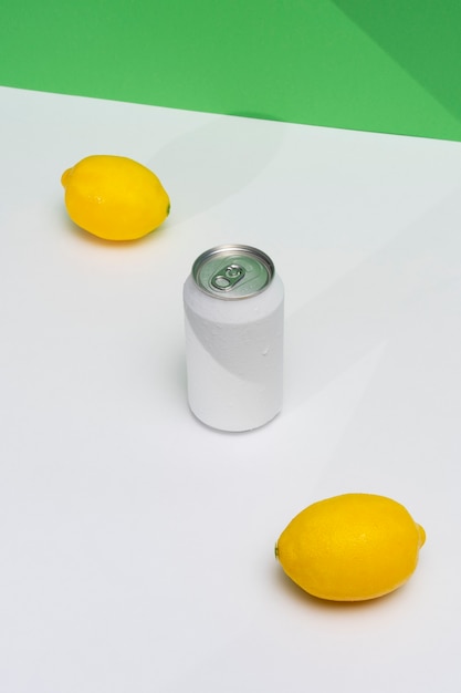 Free photo refreshing drink with lemon arrangement