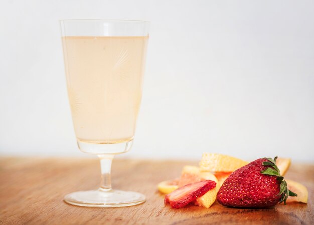 Refreshing drink with strawberry and grapefruit