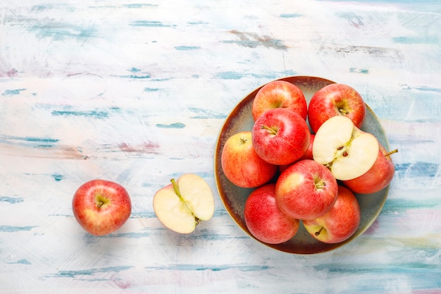 Free photo ripe delicious organic red apples.