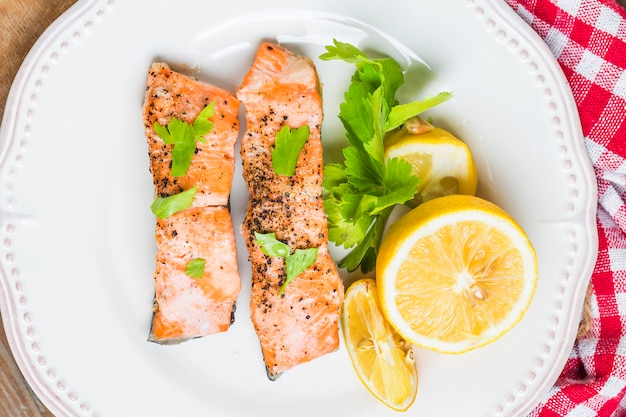 Free photo roasted salmon