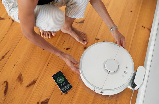 Robotic wireless vacuum cleaner control by smartphone app