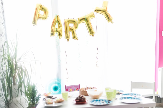 Free photo room decorated for birthday party