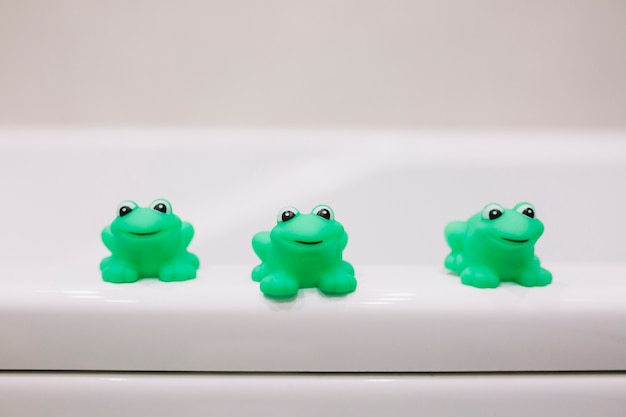 Free Photo rubber frogs for bathing