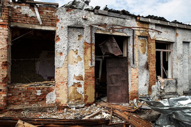 Free photo ruined building russian's war in ukraine