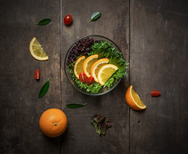 Salad with orange and cherry tomatoes