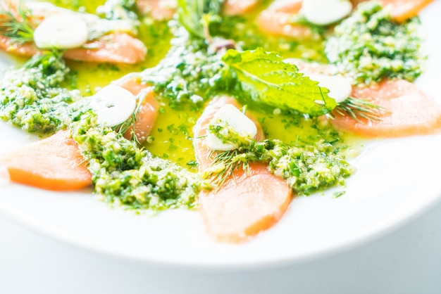 Free photo salmon salad